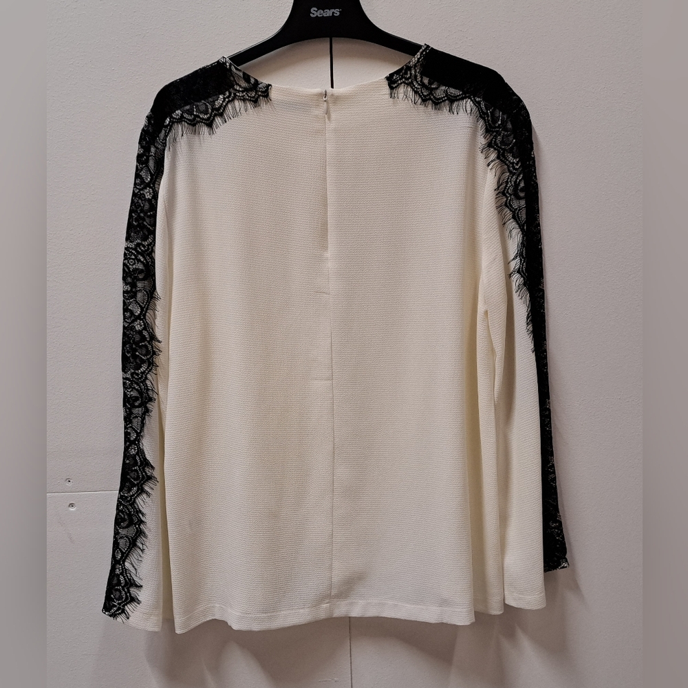Bishop + Young Women's Shirt Blouse Top  Long Sleeve HQ Lace Sleeves size XS - Picture 6 of 9